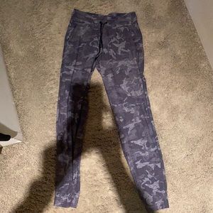 Excellent condition lulu Lemon pants. Grey camo